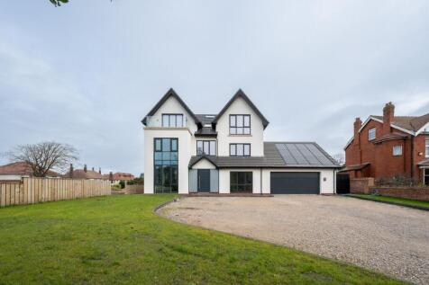 5 bedroom detached house for sale
