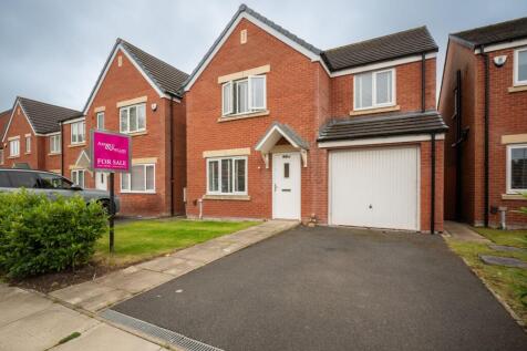 4 bedroom detached house for sale