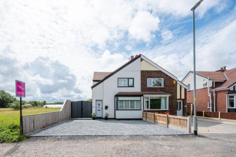 2 bedroom semi-detached house for sale