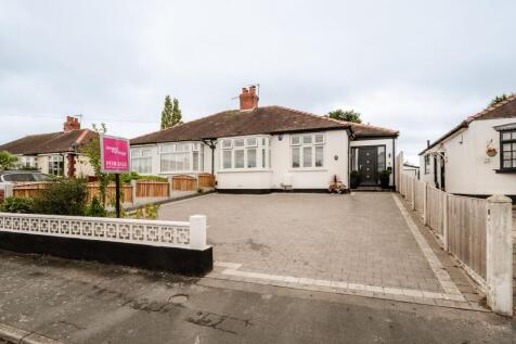 2 bedroom semi-detached bungalow for sale