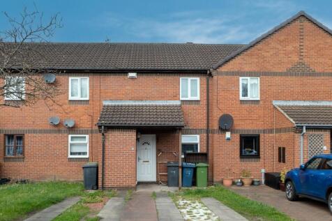 2 bedroom ground floor flat for sale