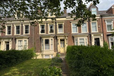 6 bedroom terraced house for sale