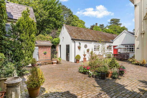 7 bedroom detached house for sale