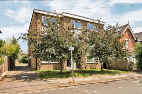 Studio flat for sale
