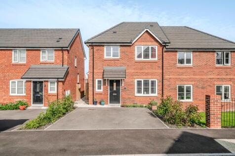 3 bedroom semi-detached house for sale