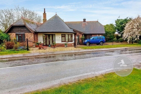 66 Station Road, Long Sutton... 4 bed bungalow for sale