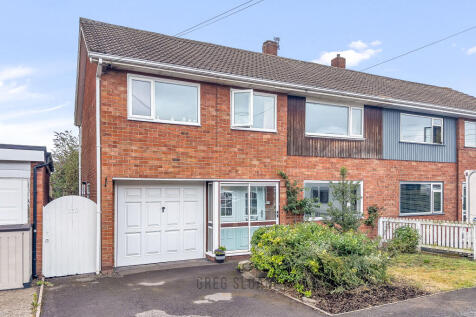4 bedroom semi-detached house for sale