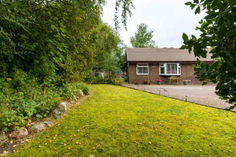 2 bedroom semi-detached bungalow for sale