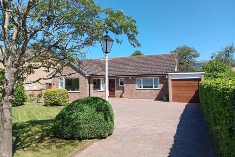 Herne Road, Oundle 4 bed detached bungalow for sale