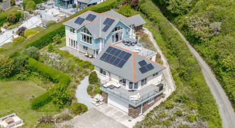 7 bedroom detached house for sale