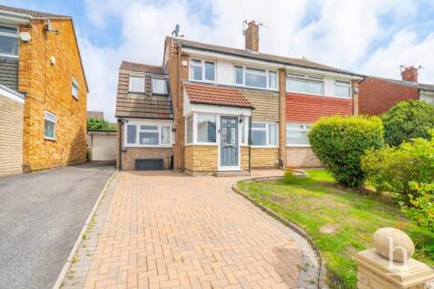 4 bedroom semi-detached house for sale