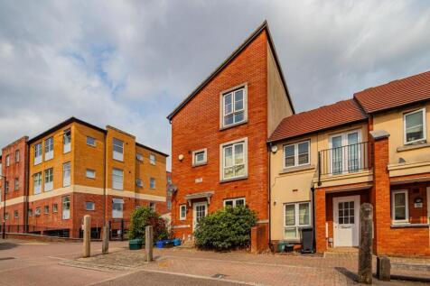 5 bedroom town house for sale