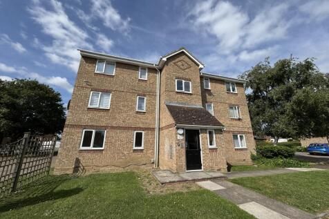 2 bedroom Ground Floor Flat in Vange 2 bed flat for sale