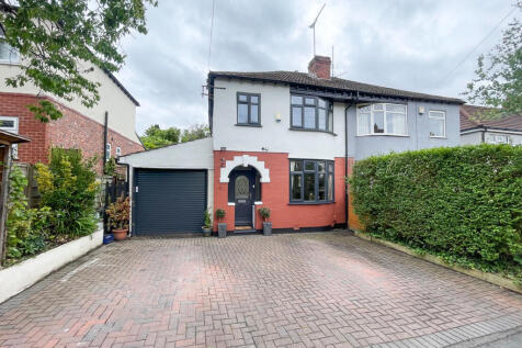 3 bedroom semi-detached house for sale