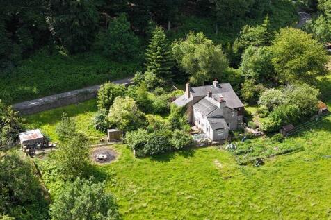 5 bedroom semi-detached house for sale