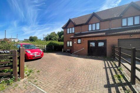 Larksfield Road, Drybrook GL17 3 bed semi
