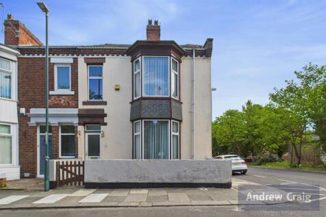 Belle Vue Crescent, South Shields 3 bed end of terrace house for sale