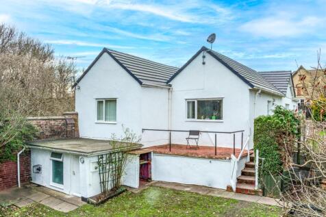 4 bedroom detached bungalow for sale