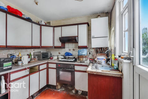 Fairholme Road, Croydon 2 bed terraced house for sale