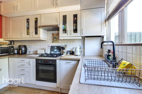 Mitcham Road, Croydon 2 bed terraced house for sale