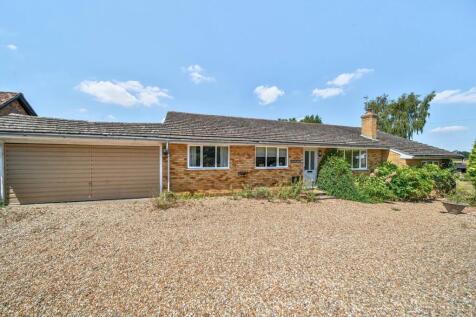 4 bedroom detached bungalow for sale