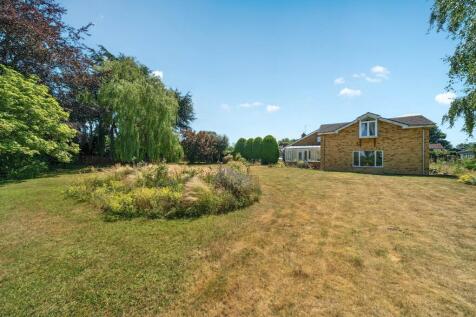 4 bedroom detached bungalow for sale