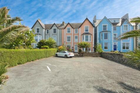 7 bedroom semi-detached house for sale