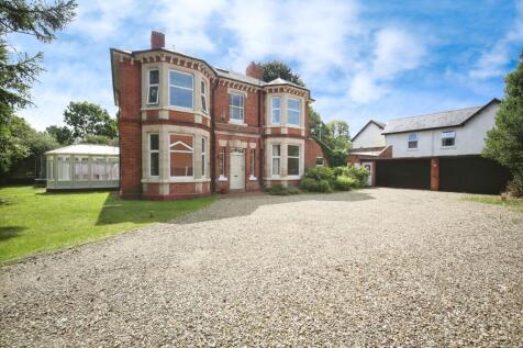 6 bedroom detached house for sale