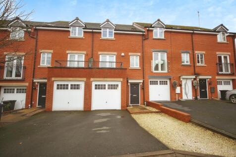 3 bedroom town house for sale