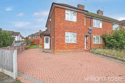 Finchingfield Avenue, Woodford Green IG8 2 bed maisonette for sale