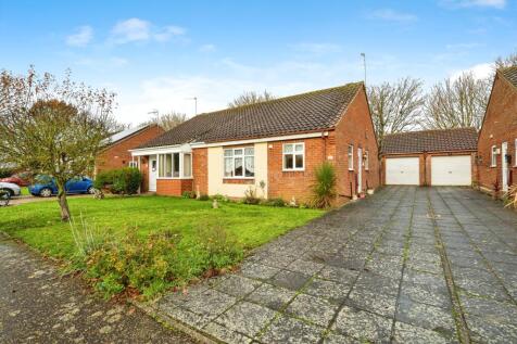 2 bedroom semi-detached bungalow for sale