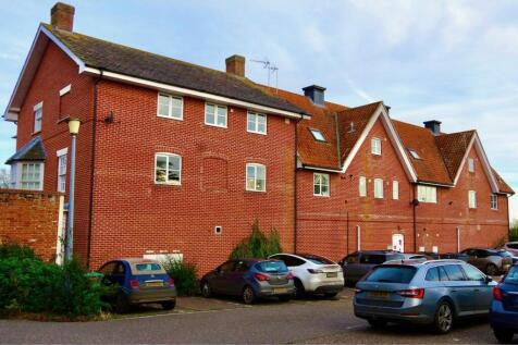 3 bedroom flat for sale