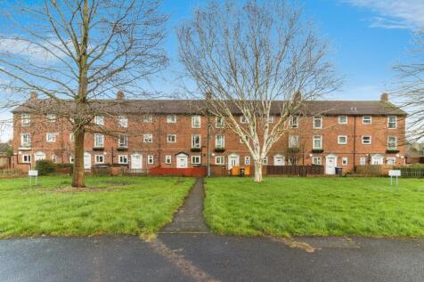 1 bedroom ground floor flat for sale