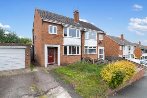 3 bedroom semi-detached house for sale