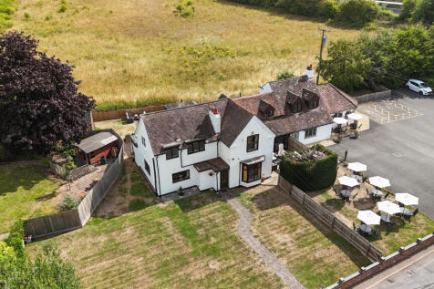 Droitwich WR9 4 bed detached house for sale