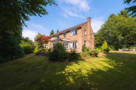 5 bedroom detached house for sale