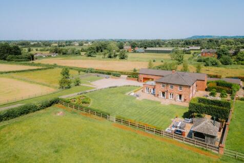 6 bedroom detached house for sale