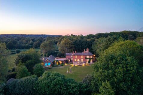 6 bedroom detached house for sale
