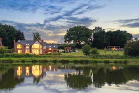 5 bedroom detached house for sale