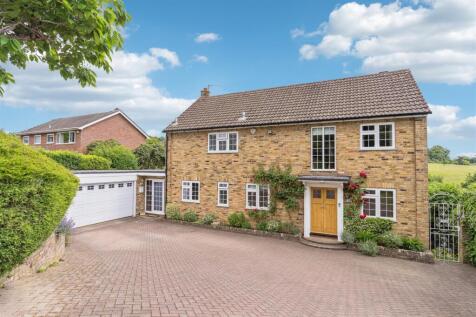 Silverthorn Drive, Longdean Park... 4 bed detached house for sale