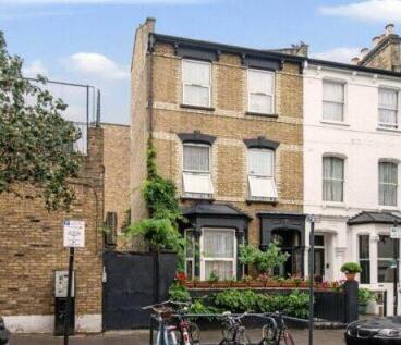 Beatty Road, Stoke Newington N16 7 bed end of terrace house for sale