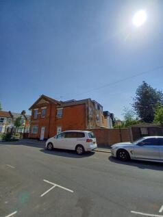 Belgrave Road, London E17 2 bed flat for sale