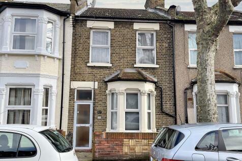 St. Bernards Road, East Ham E6 3 bed terraced house for sale