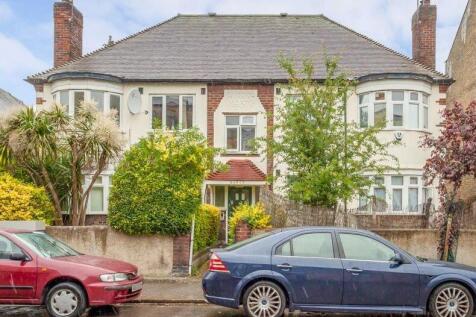 Dawlish Road, London E10 2 bed flat for sale