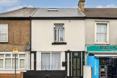 Baker Street, Enfield EN1 7 bed terraced house for sale