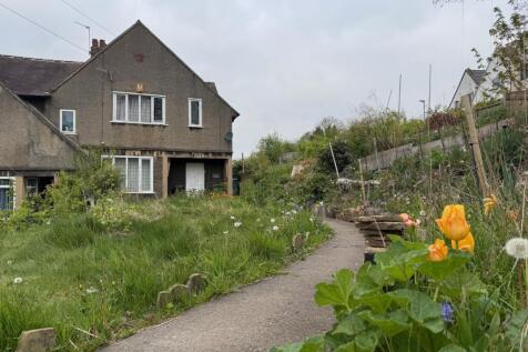 Woodhouse Avenue, Huddersfield HD2 3 bed end of terrace house for sale