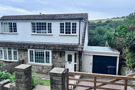 West End Road, Huddersfield HD7 3 bed semi