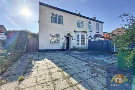 Claremont Road, Southport PR8 4 bed semi
