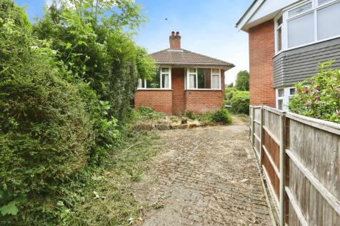 2 bedroom detached bungalow for sale