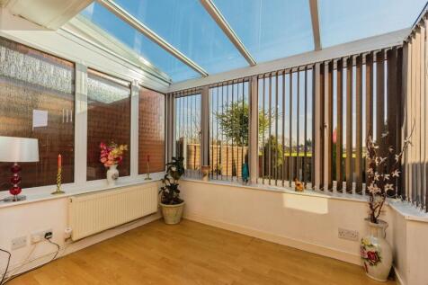 2 bedroom semi-detached bungalow for sale
